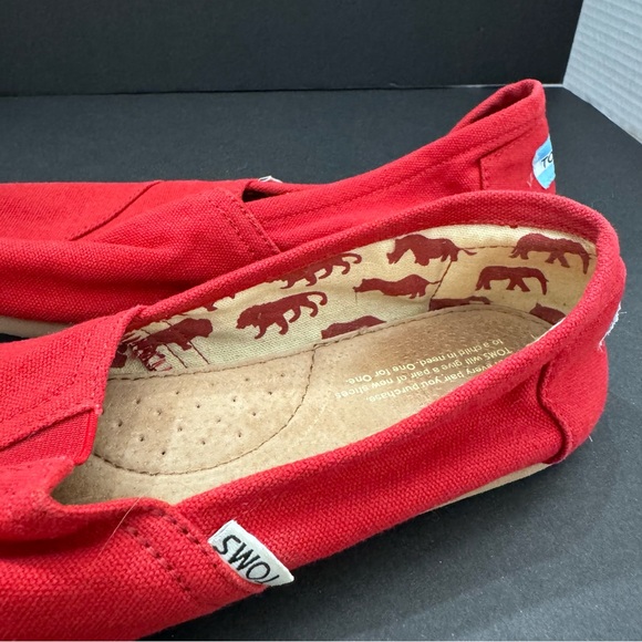 TOMS Alpargatas Original Red Canvas Shoes Flats Interior Animal Print Size 9 - Picture 5 of 9